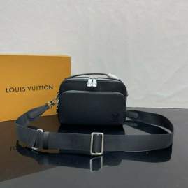 Picture of Louis Vuitton Mens Bags _SKUfw176132224fw